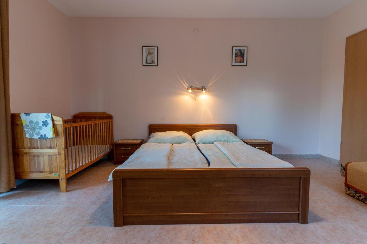 HajdúszoboszlóIzabella Panzio住宿加早餐旅馆 外观 照片