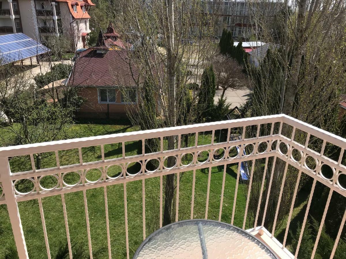 HajdúszoboszlóIzabella Panzio住宿加早餐旅馆 外观 照片